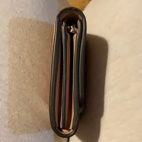 Louis Vuitton - Compact Iris Wallet - Magnolia (excellent condition) - Picture 3 of 7